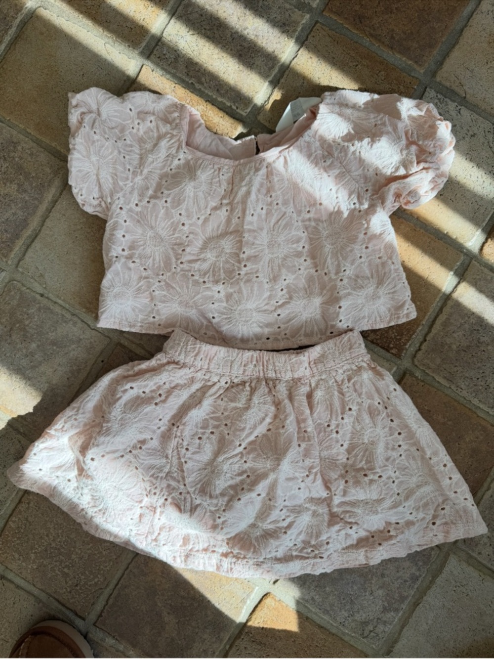 H&M Pale Pink Eyelet Two-Piece Set Girl 4T